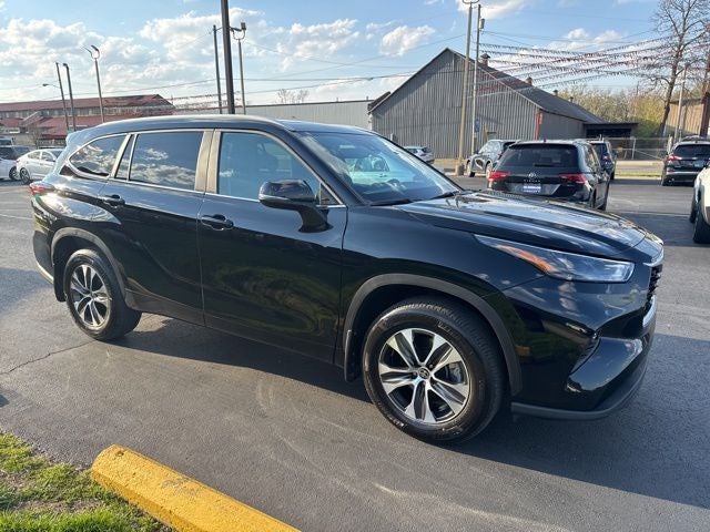 2025 Toyota Highlander XLE