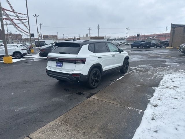 2026 Volkswagen Taos 1.5T SE Black