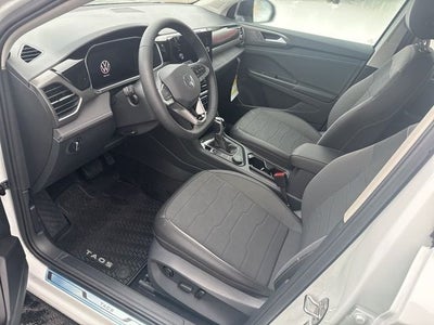 2026 Volkswagen Taos 1.5T SE Black