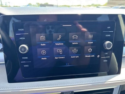 2025 Volkswagen Taos SE