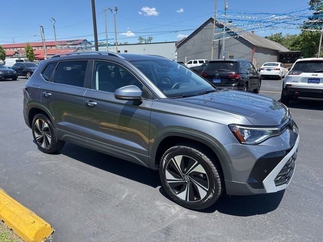 2025 Volkswagen Taos SE