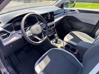 2025 Volkswagen Taos SE