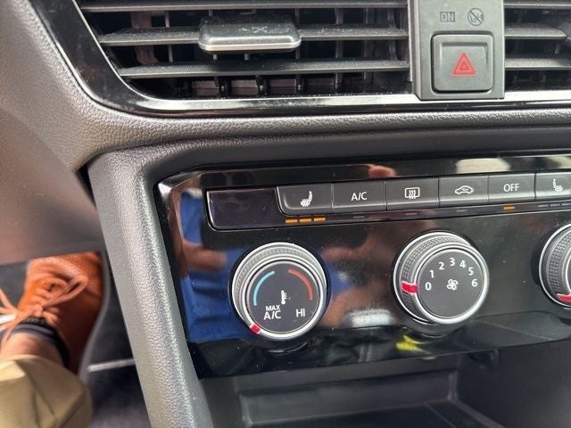 2023 Volkswagen Taos SE